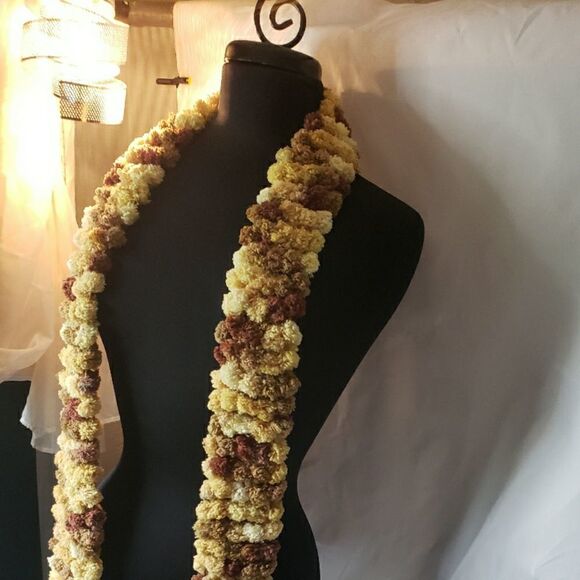 Hand Knitted Puffer Scarf - Picture 2 of 3